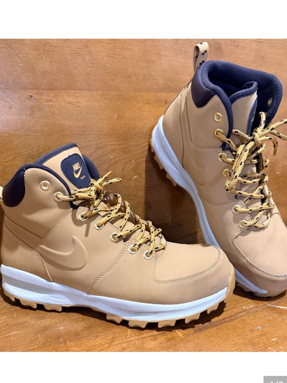 Nike Tan Leather Boots manoa premium hiking shoes 👟 size 8 men